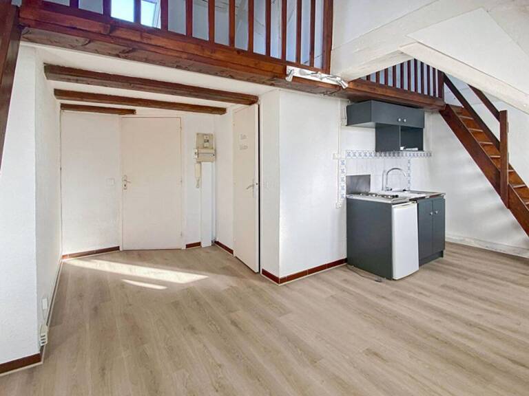 Appartement à louer proche des commerces   et des transports — photo 1