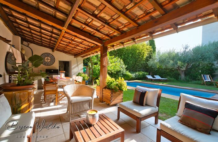Maison de charme - T6 à vendre avec jardin, piscine, garage et atelier à Istres ( 13) — photo 2