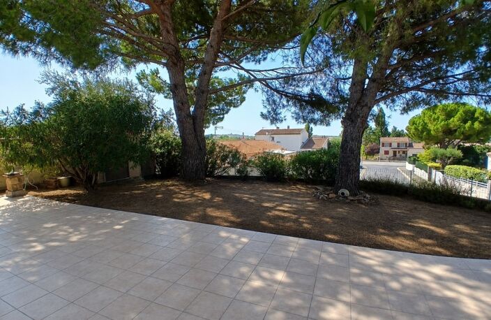 Villa méditerranéenne de plain-pied – 4 chambres – Studio indépendant – Piscine – Grand terrain arboré – — photo 3