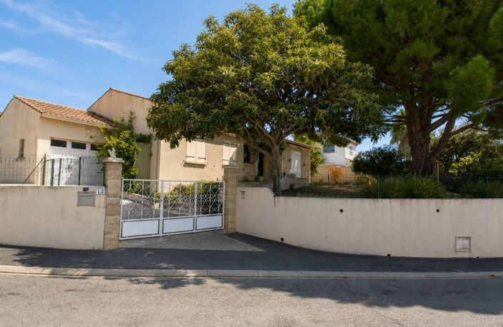 Villa méditerranéenne de plain-pied – 4 chambres – Studio indépendant – Piscine – Grand terrain arboré – — photo 5