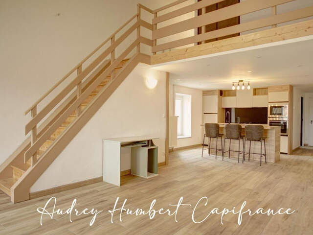 Maison rénovée à vendre REZONVILLE-VIONVILLE (57) - grand séjour avec cuisine ouverte - 3 chambres - grand garage - potentiel d'aménagement - petit extérieur — photo du bien