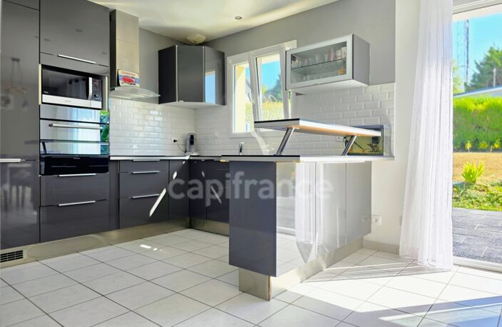 À VENDRE PAVILLON INDIVIDUEL AVEC VUE MER, SOUS-SOL COMPLET ET TERRAIN DE PLUS DE 800m² à CRIEL SUR MER (76) — photo 5