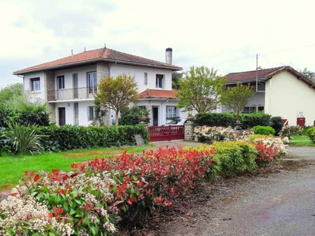 Maison à vendre 8 pièces  193 m² PROCHE AIRE SUR L'ADOUR (40) 5 Chambres-Garage-1900 m² de terrain avec piscine — photo du bien