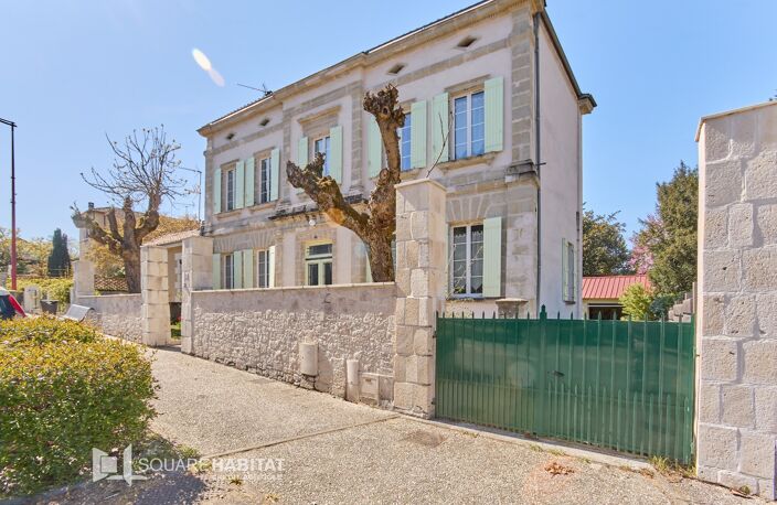 Maison de maître - Proximité centre ville - piscine — photo 2
