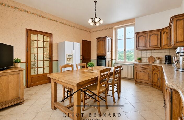 Maison de maître à rénover, 4 hectares, 1 dépendance, bordure de rivière — photo 5