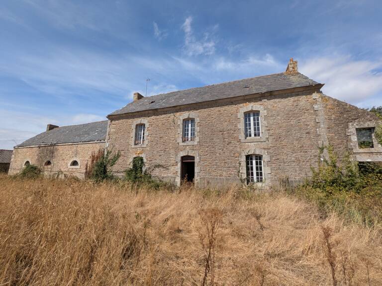 NOSTANG PROPRIÉTÉ COMPOSÉE D'UNE MAISON EN PIERRE À RÉNOVER AVEC TROIS DÉPENDANCE UN PUITS ET 21 HECTARES ENVIRON — photo 1