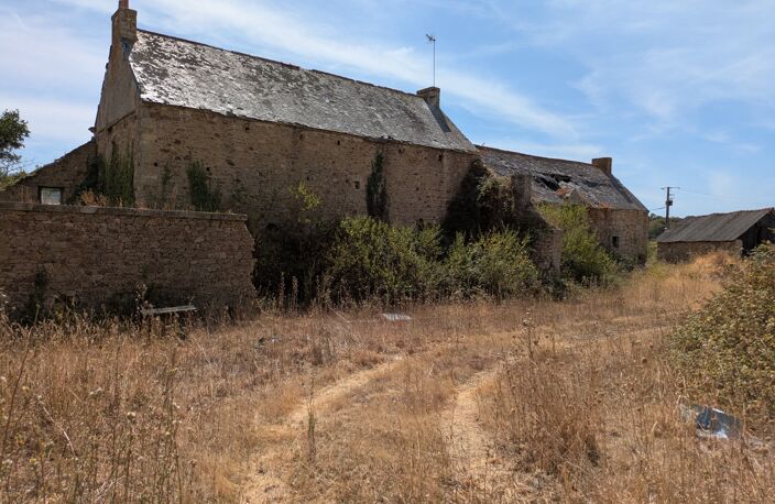 NOSTANG PROPRIÉTÉ COMPOSÉE D'UNE MAISON EN PIERRE À RÉNOVER AVEC TROIS DÉPENDANCE UN PUITS ET 21 HECTARES ENVIRON — photo 3