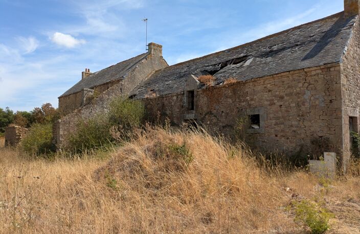 NOSTANG PROPRIÉTÉ COMPOSÉE D'UNE MAISON EN PIERRE À RÉNOVER AVEC TROIS DÉPENDANCE UN PUITS ET 21 HECTARES ENVIRON — photo 4