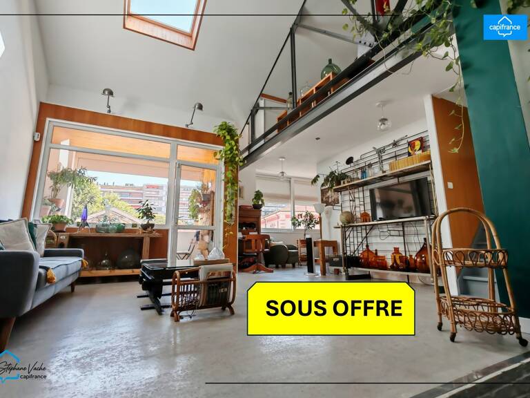 – Maison de ville atypique esprit loft avec garage,  Bas Cours Fauriel — photo 1