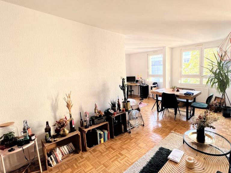 RUE SALOMON REINACH / T4 LOGGIA - PROX QUAI CLAUDE BERNARD — photo 1