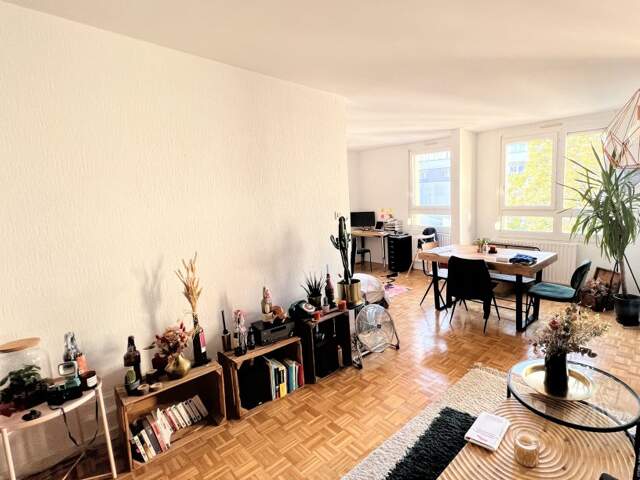 RUE SALOMON REINACH / T4 LOGGIA - PROX QUAI CLAUDE BERNARD — photo du bien