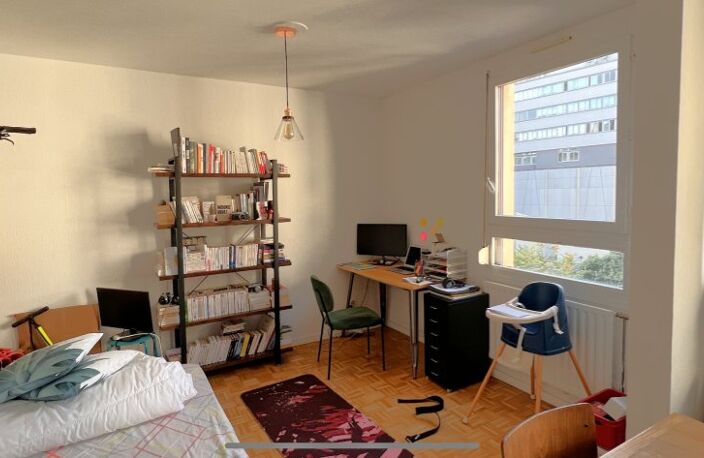 RUE SALOMON REINACH / T4 LOGGIA - PROX QUAI CLAUDE BERNARD — photo 3