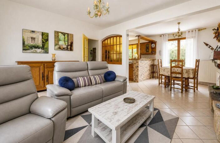 Maison de 5 pièces de 123 m² Loi Carrez 137m² sol à La Genevraye — photo 3