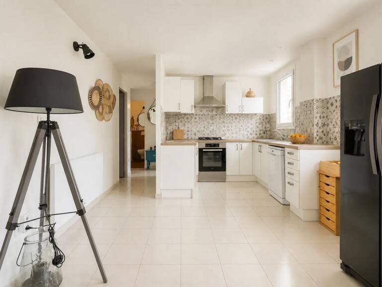 Appartement T3 de 82 m² à Villelaure — photo 1