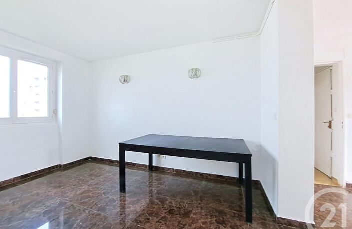 T4 — photo 4