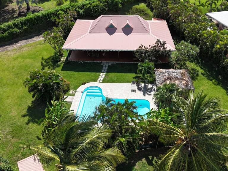 Vauclin, splendide villa T5  piscine  proximité immédiate de la mer — photo 1