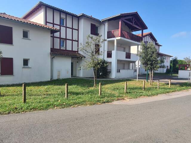 Appartement À Vendre — photo du bien
