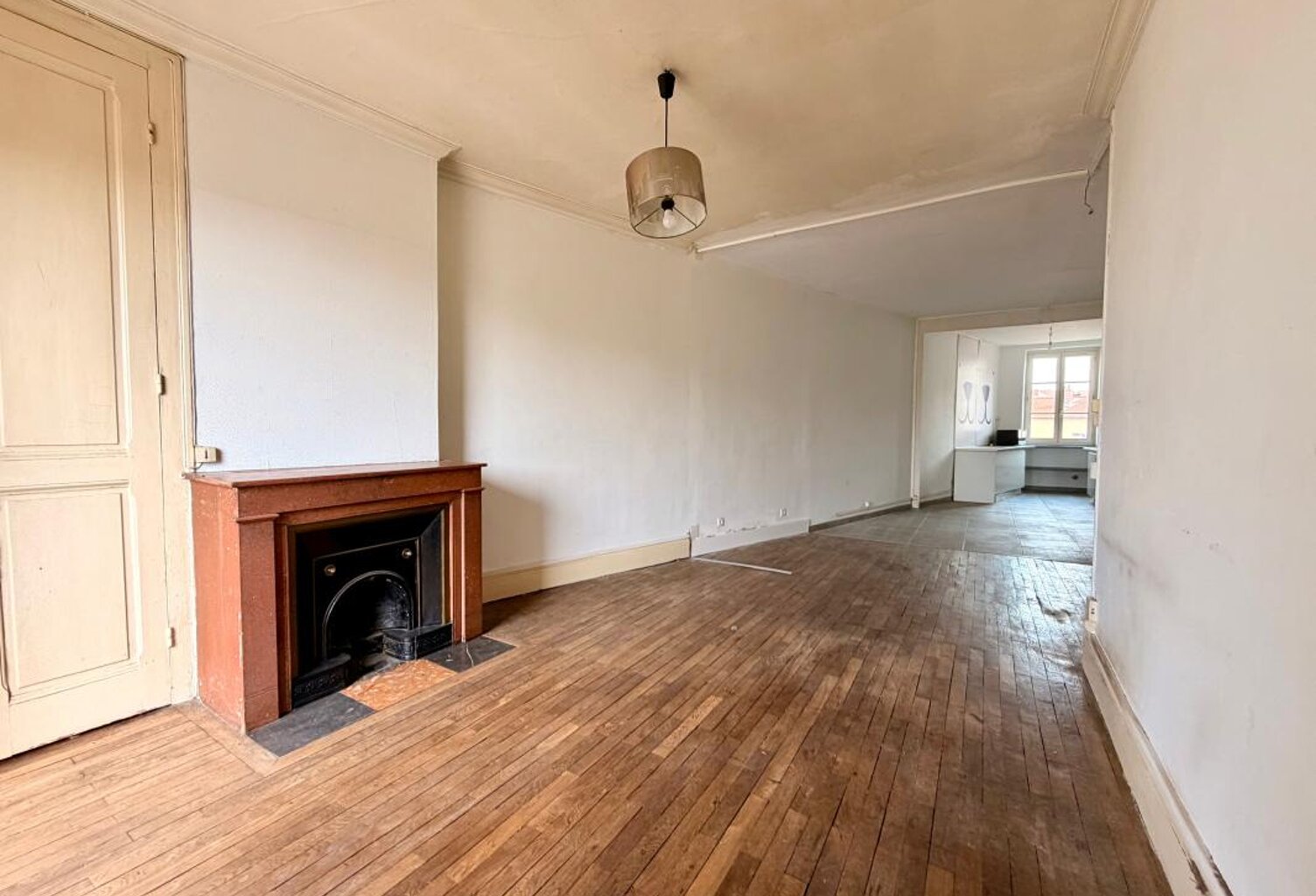 Grand T2 de 57 m² en dernier étage avec balcon et vue Fourvière — photo 1