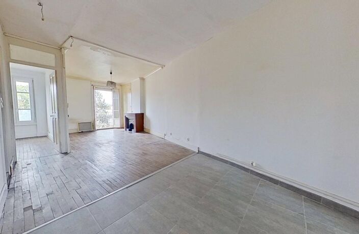 Grand T2 de 57 m² en dernier étage avec balcon et vue Fourvière — photo 4