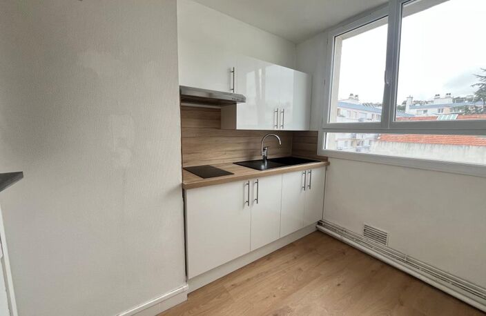 Appartement À Vendre F2 RUE ANATOLE FRANCE — photo 3