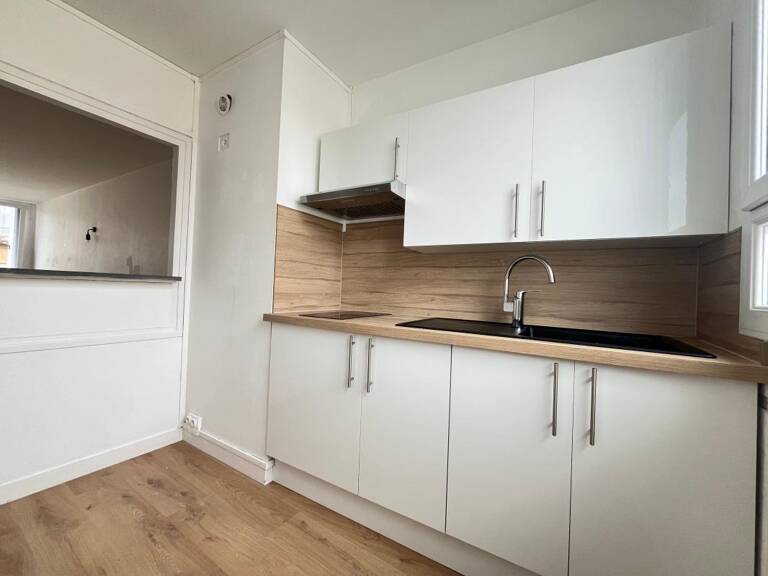 Appartement À Vendre F2 RUE ANATOLE FRANCE — photo 1
