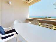 Pied a terre face à la mer -accès direct plage -terrasse -parking privé - piscine — photo 4