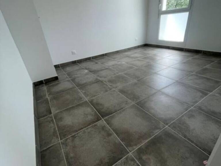 LA SEYNE SUR MER - T2 de plus de 42 m²   proche de la mer — photo 1