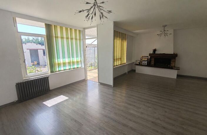 EZY SUR EURE 27530 Maison de PLAIN-PIED - 3 chambres - 2 garages - Appentis - Terrain - 175000  HAI — photo 4