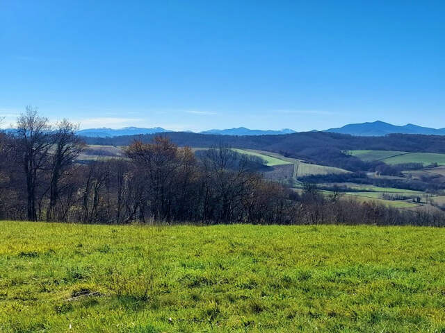terrain constructible  3 HA vue montagnes — photo du bien