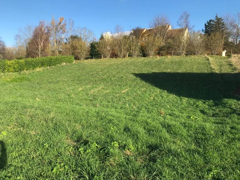 Terrain constructible de 1 577m² avec 25 m de façade à 15 min de Compiègne — photo 1