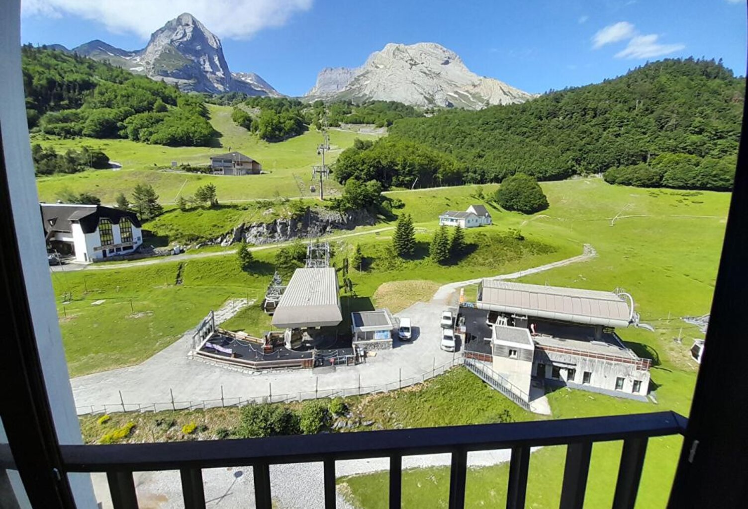 Appartement avec loggia exposé sud — photo 1