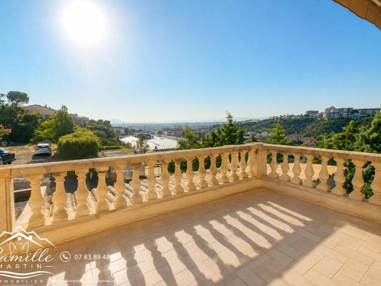 Ensemble de 2 immeubles comprenant 7 appartements sur terrain de 2362m² — photo 1