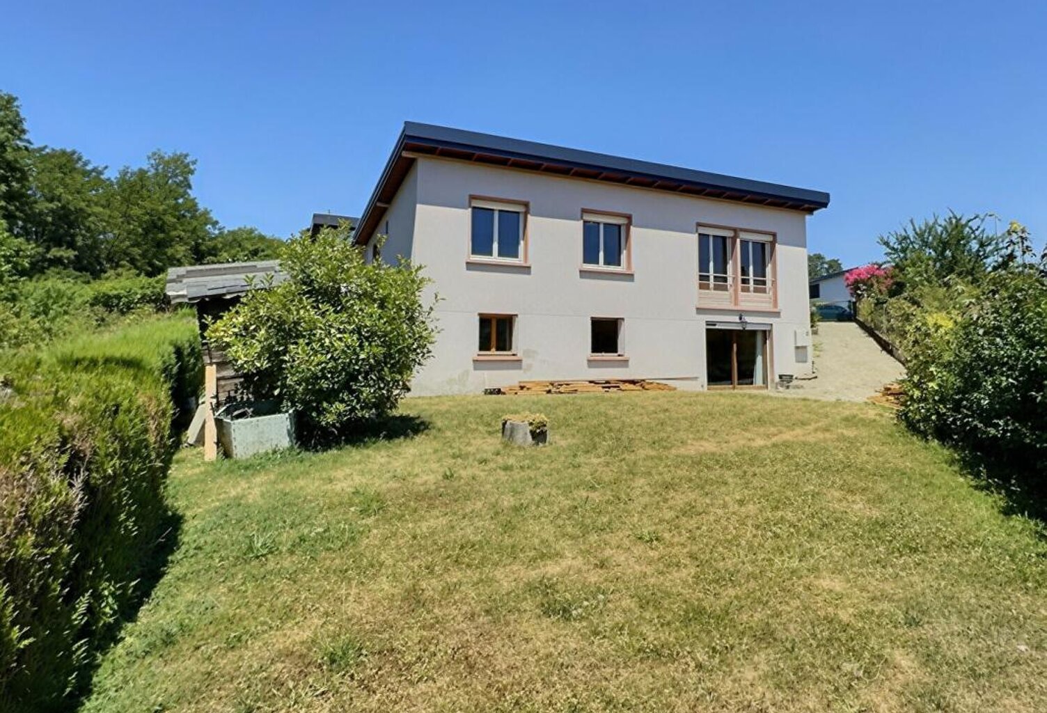 Maison Chambéry quartier Montjay,  développe près de 150 m2 sur 719m2 de terrain — photo 1