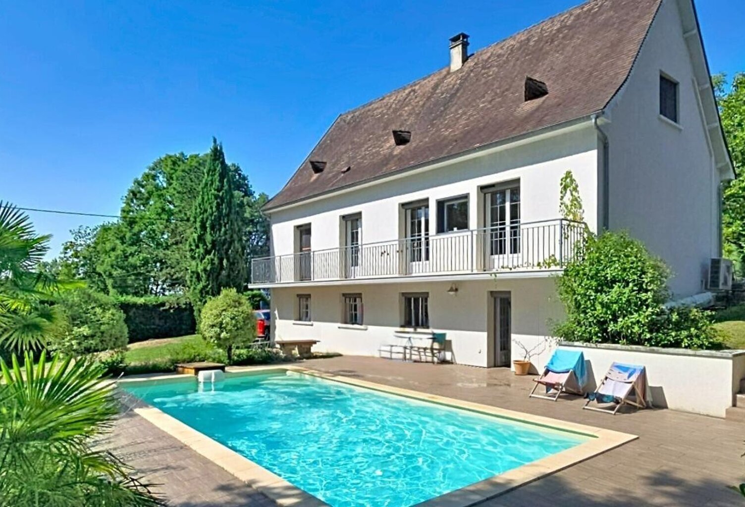 Maison Individuelle  sur sous-sol, de type 5, avec piscine, sur un terrain arboré et clos de 1750 m² — photo 1