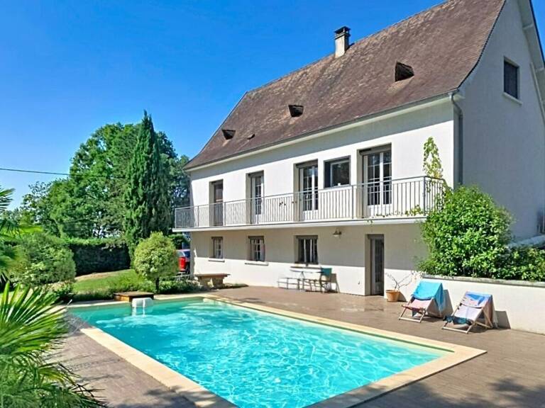 Maison Individuelle  sur sous-sol, de type 5, avec piscine, sur un terrain arboré et clos de 1750 m² — photo 1