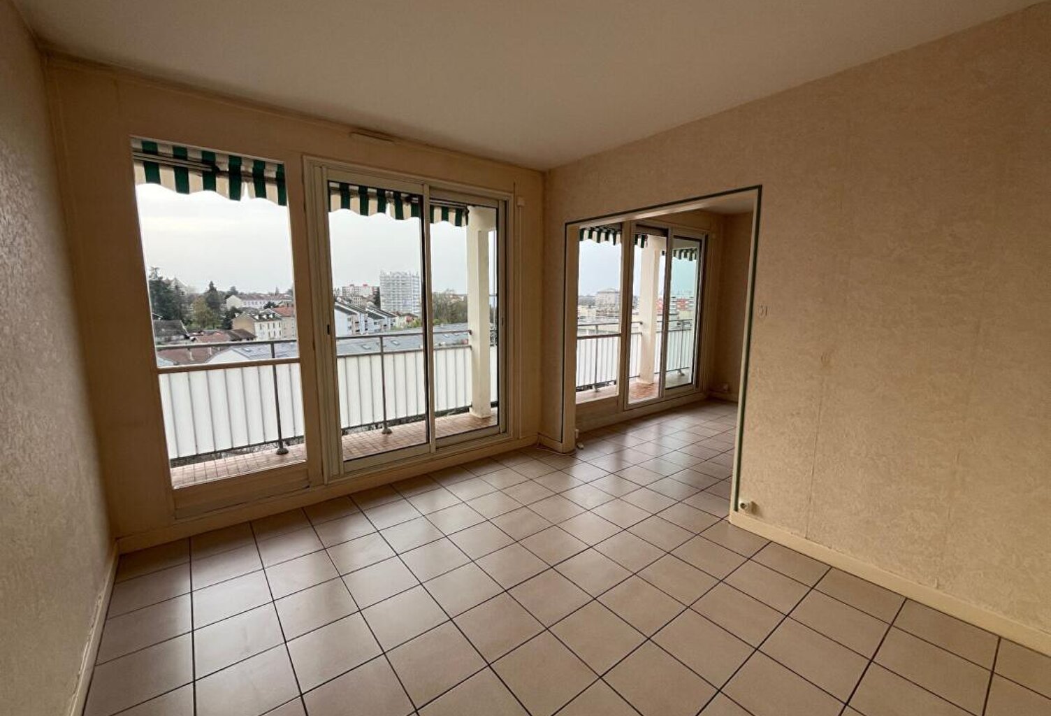 Appartement Bourg En Bresse 5 pièce(s) 79.14 m2 — photo 1