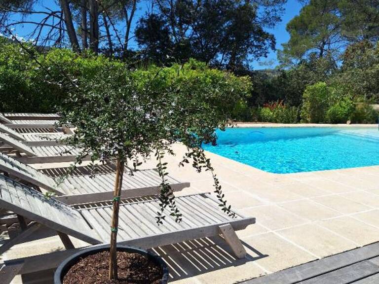 Villa de 121m², piscines, terrain de 1900m², garage — photo 1