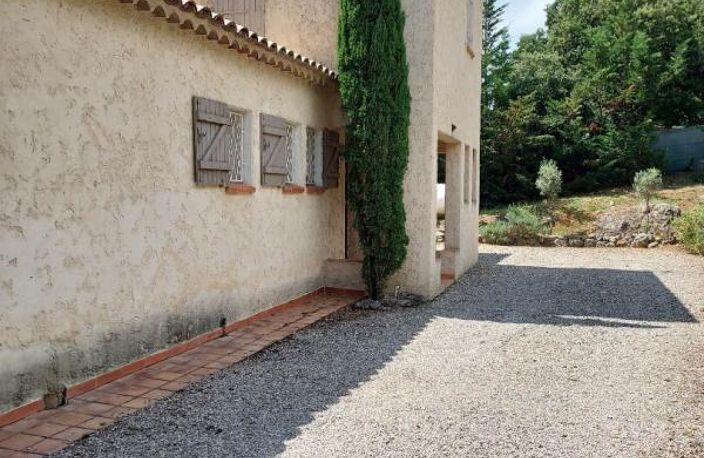 Villa de 121m², piscines, terrain de 1900m², garage — photo 4