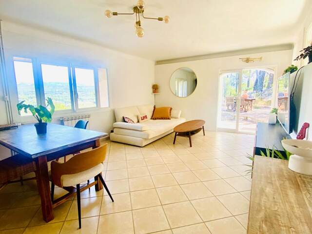 Maison La Cadiere D Azur 3 pièce(s) 90 m2 avec dépendance — photo du bien
