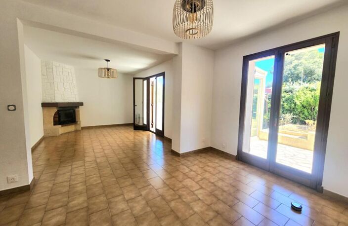Maison ST RAPHAEL 4 pièces 82 m2- VERANDA- SOUS-SOL- JARDIN — photo 2