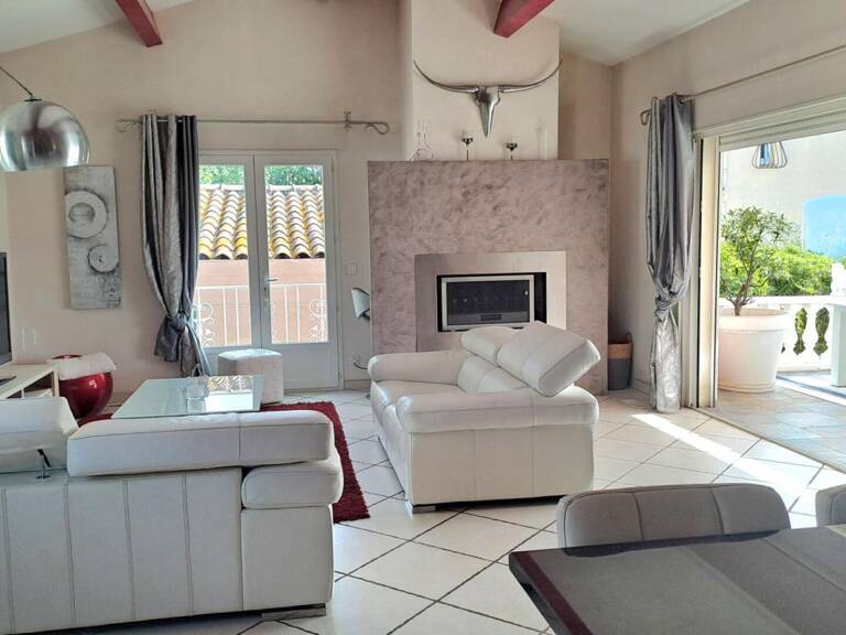 Villa Arles T 5/6  de 165 m²  avec Jardin — photo 1