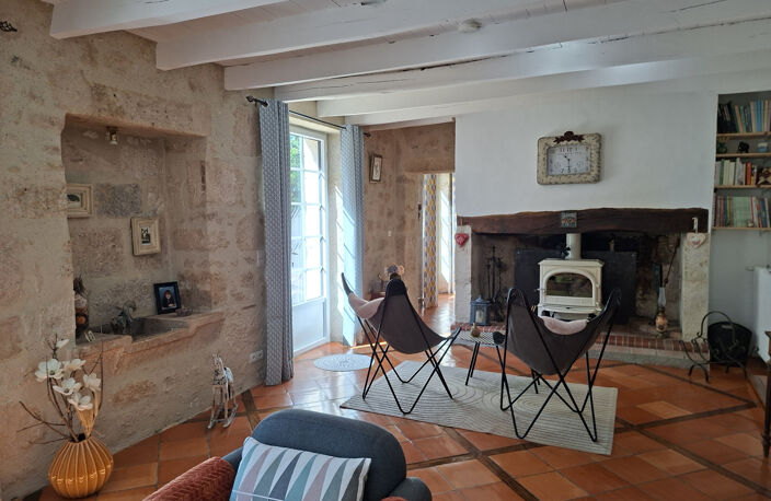 EXCLUSIVITE : Axe FOULAYRONNES - LAUGNAC : MAISON EN PIERRE — photo 2