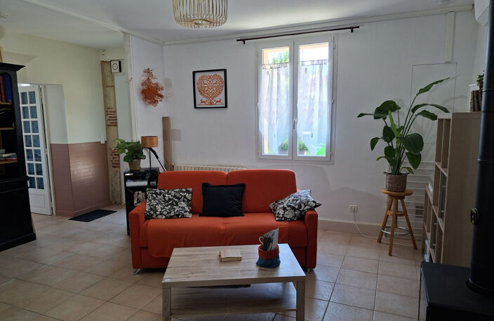 AGEN proche canal maison T4 avec courette et place de statio — photo 4