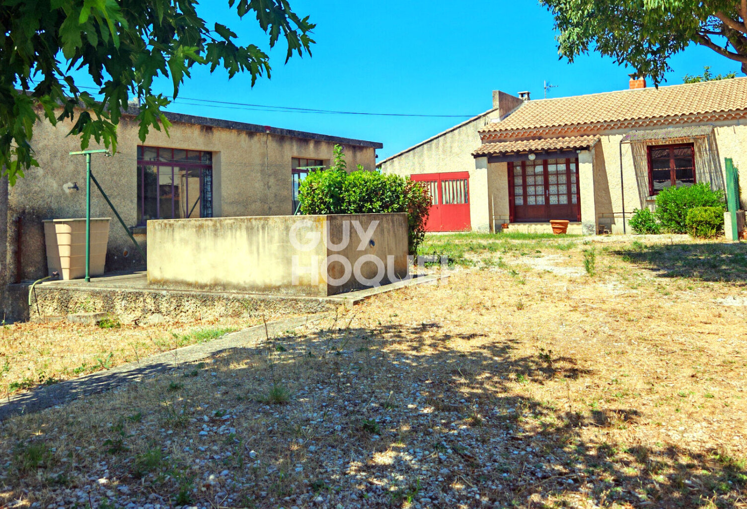 Ensemble immobilier exceptionnel - Maison avec T2 indépendant et plus de 260 m² de garages. — photo 1