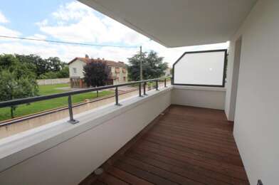 Appartement 3 pièces 806 €