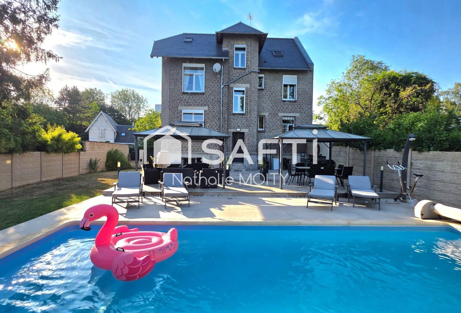MAGNIFIQUE propriété quartier de Remicourt de 161m² avec une superbe piscine — photo 1