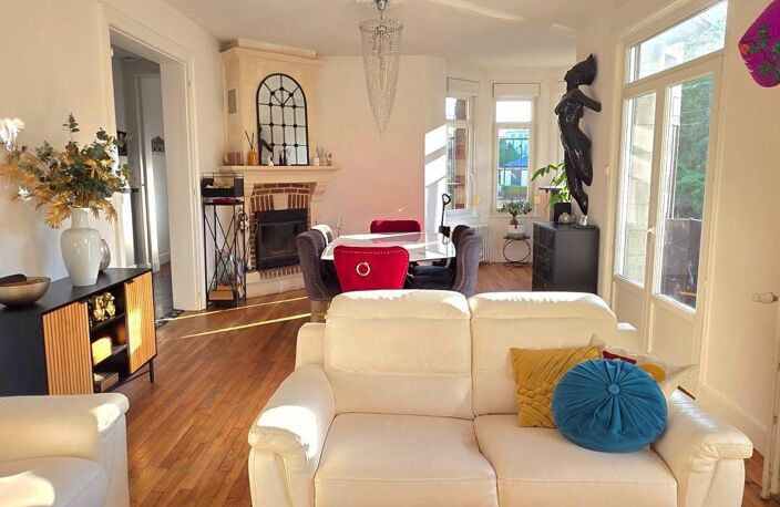 MAGNIFIQUE propriété quartier de Remicourt de 161m² avec une superbe piscine — photo 3