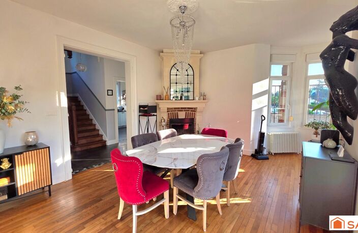 MAGNIFIQUE propriété quartier de Remicourt de 161m² avec une superbe piscine — photo 4