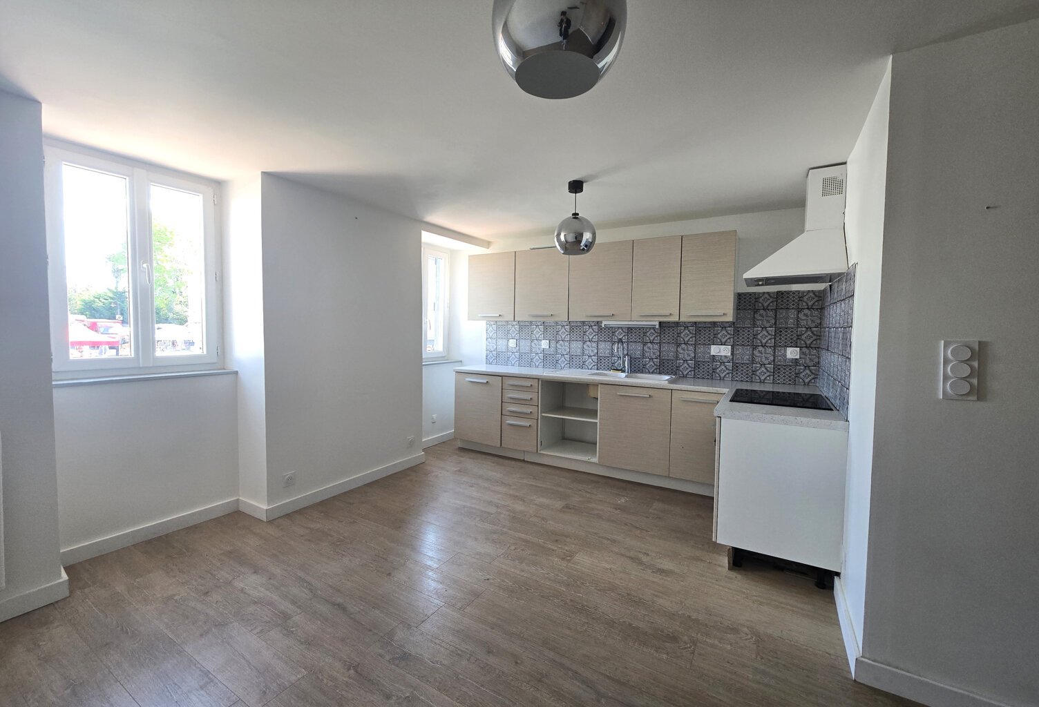 Appartement T3 rénové situé au centre ville de St Palais. — photo 1