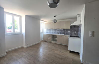Appartement T3 rénové situé au centre ville de St Palais. — photo du bien